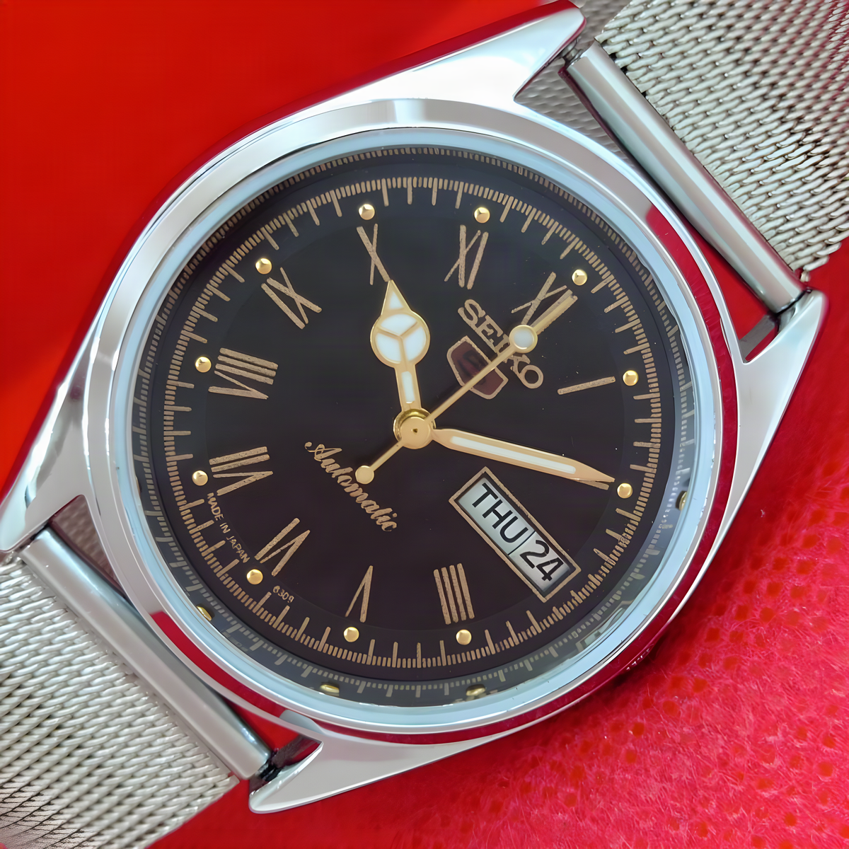 Vintage Seiko 5 Black Roman upscaled gallery photo