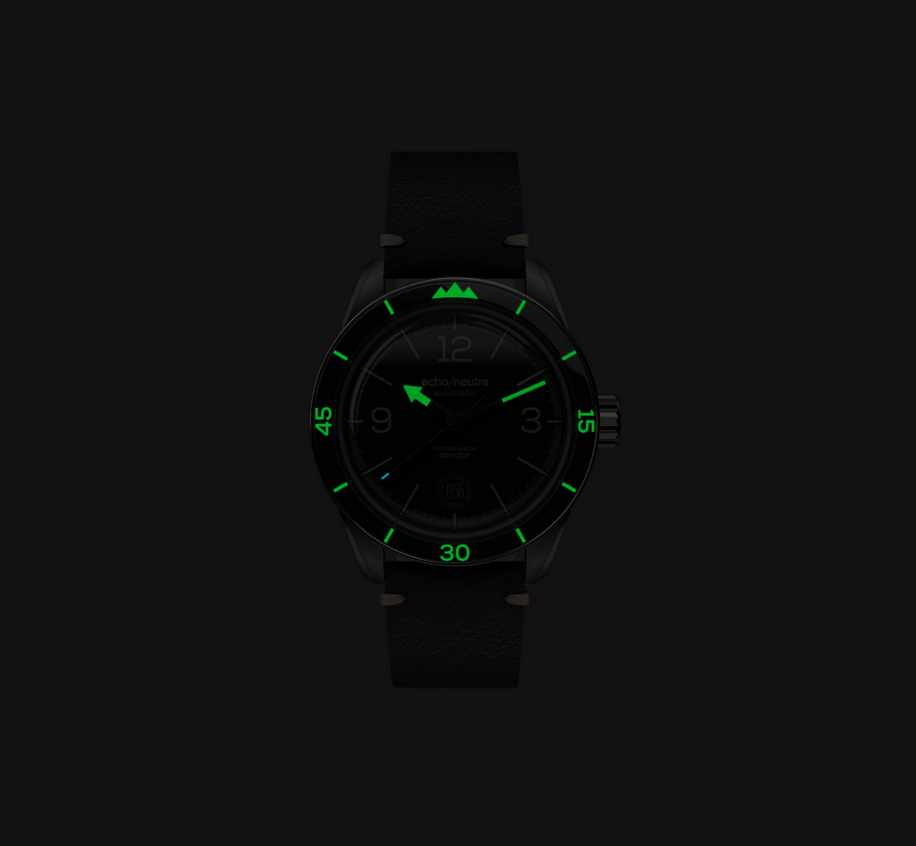 echo/neutra 1956 3H Black Super-LumiNova lume shot