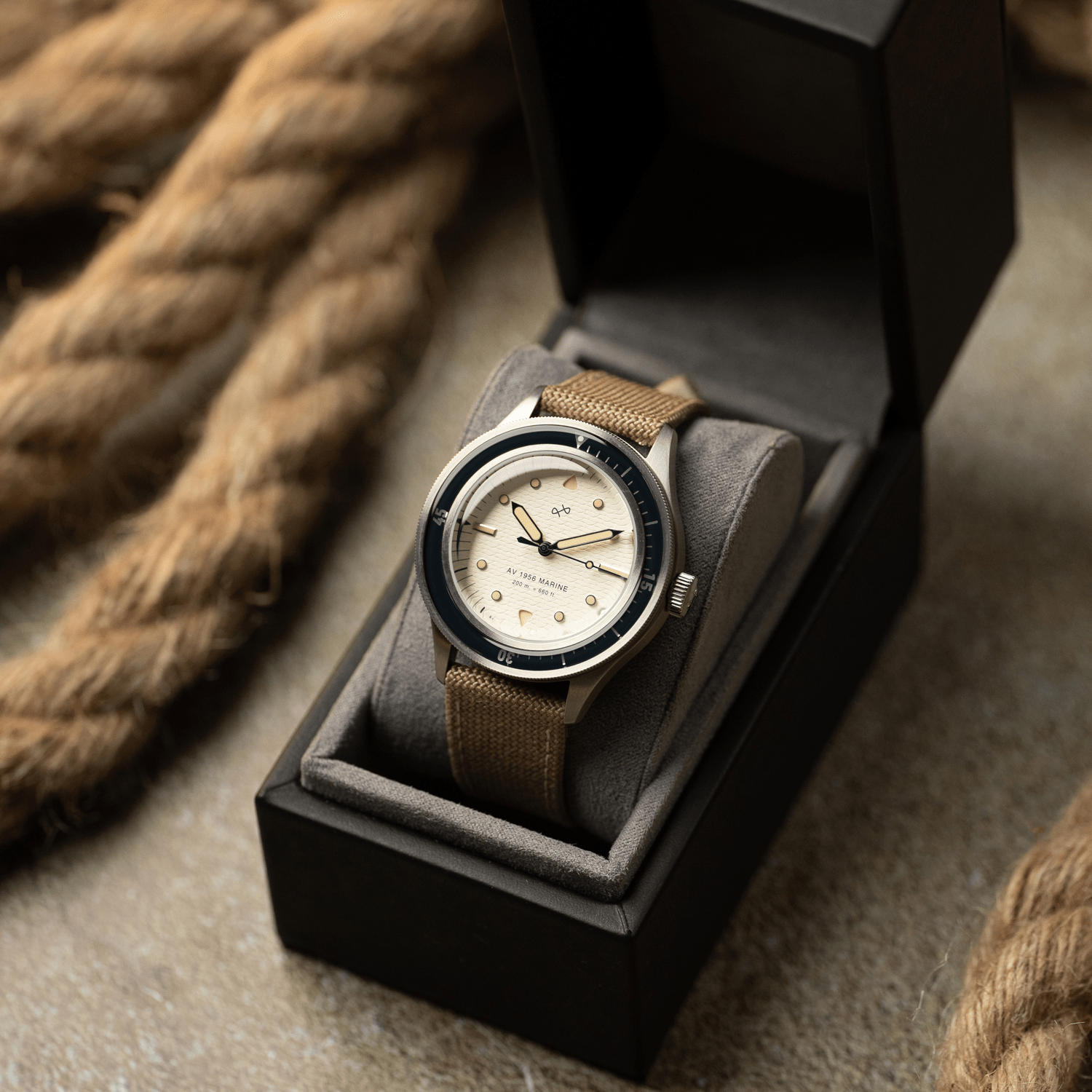 AV86 1956 Marine in presentation box