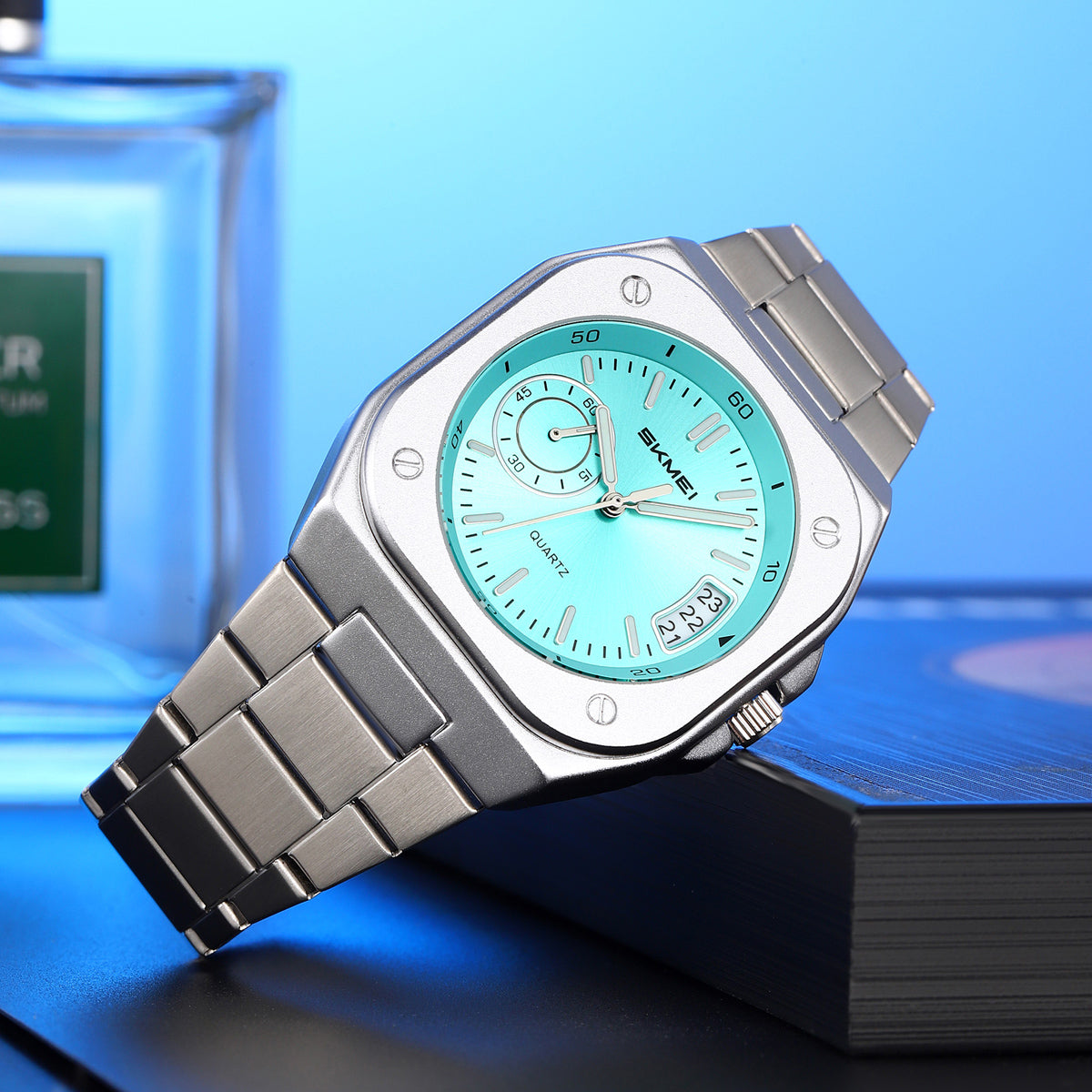 SKMEI 2572 ice blue dial, angle showing bezel screws and crown