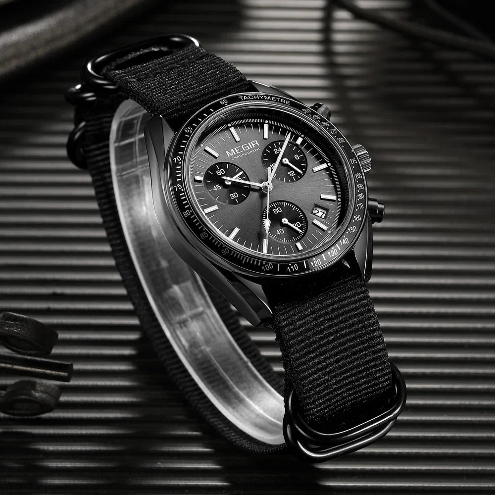 MEGIR 2247 black colorway detail shot