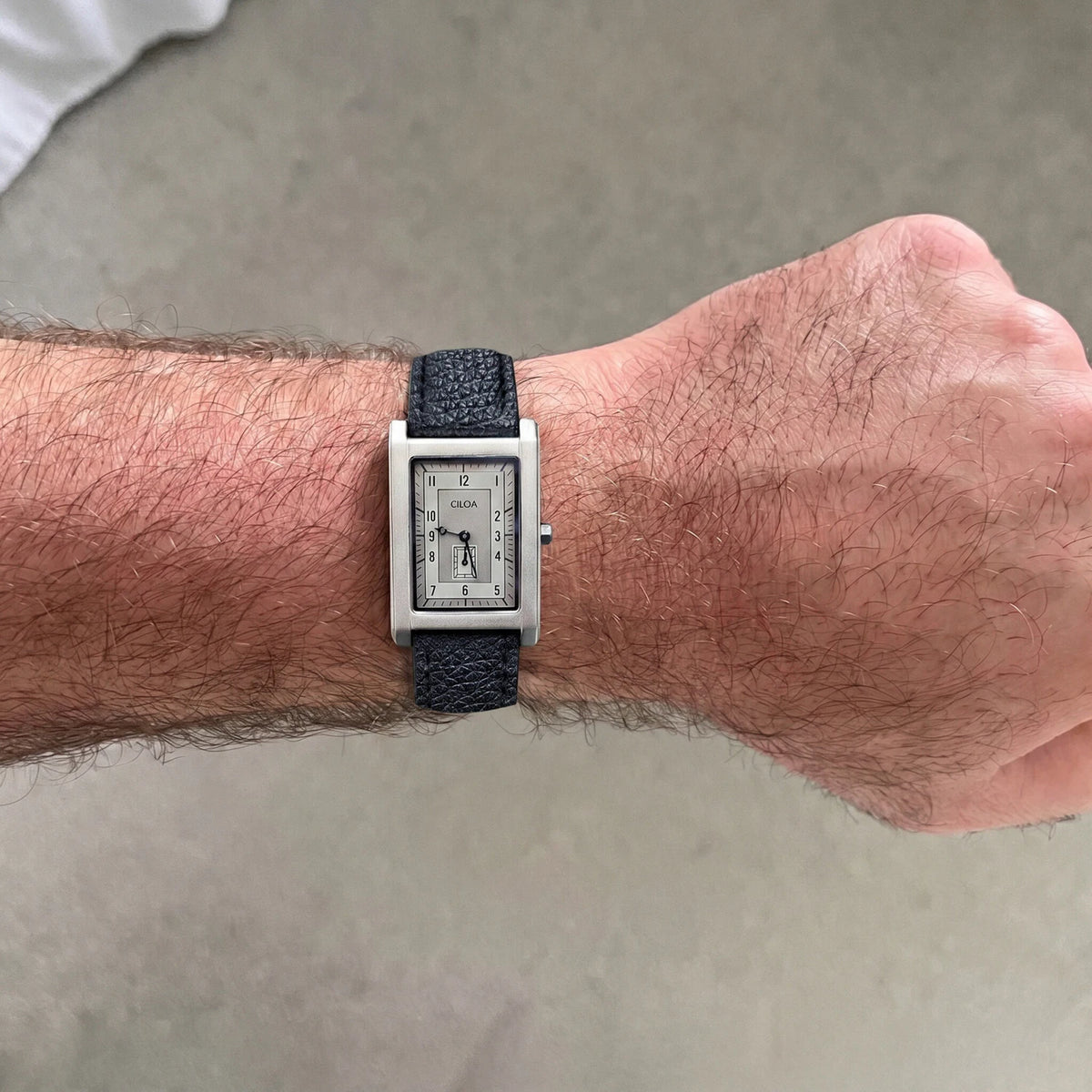 Retro Square analog quartz watch, supplier photo 2