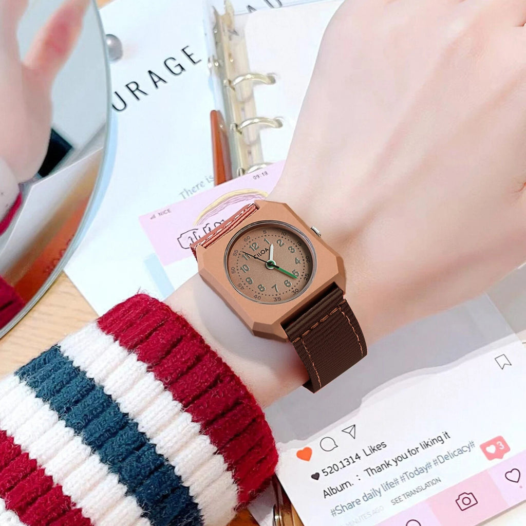 Children's Square analog quartz watch, supplier photo 5