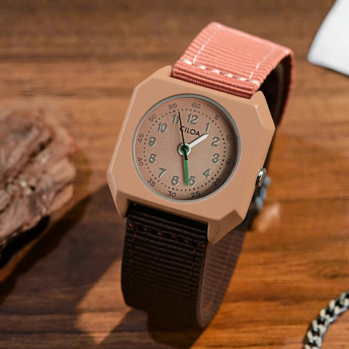 Children's Square analog quartz watch, supplier photo 1