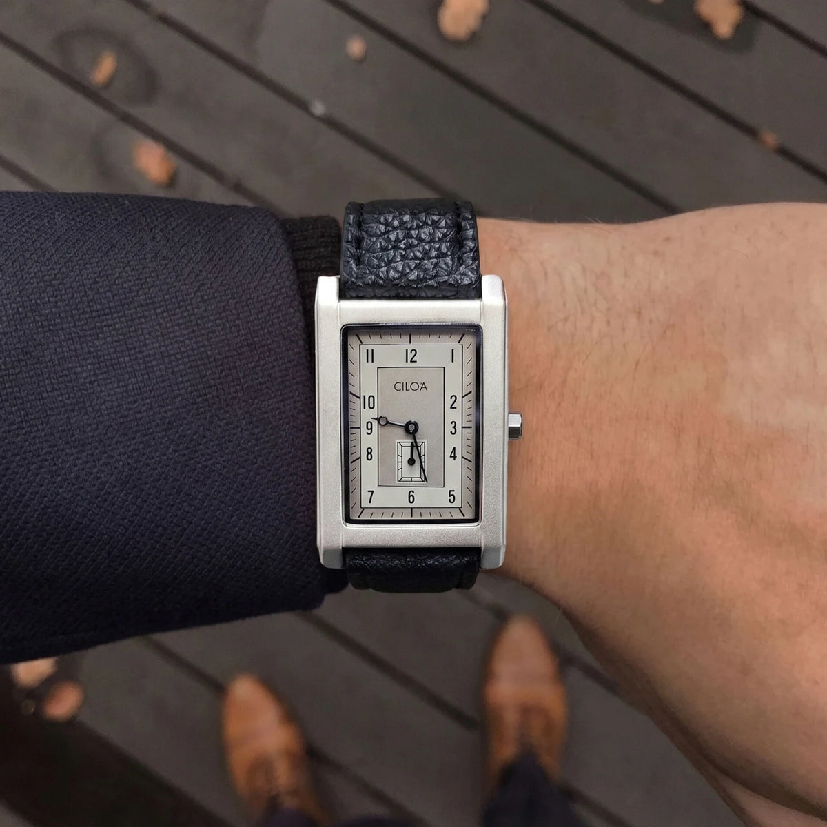 Retro Square analog quartz watch, supplier photo 1