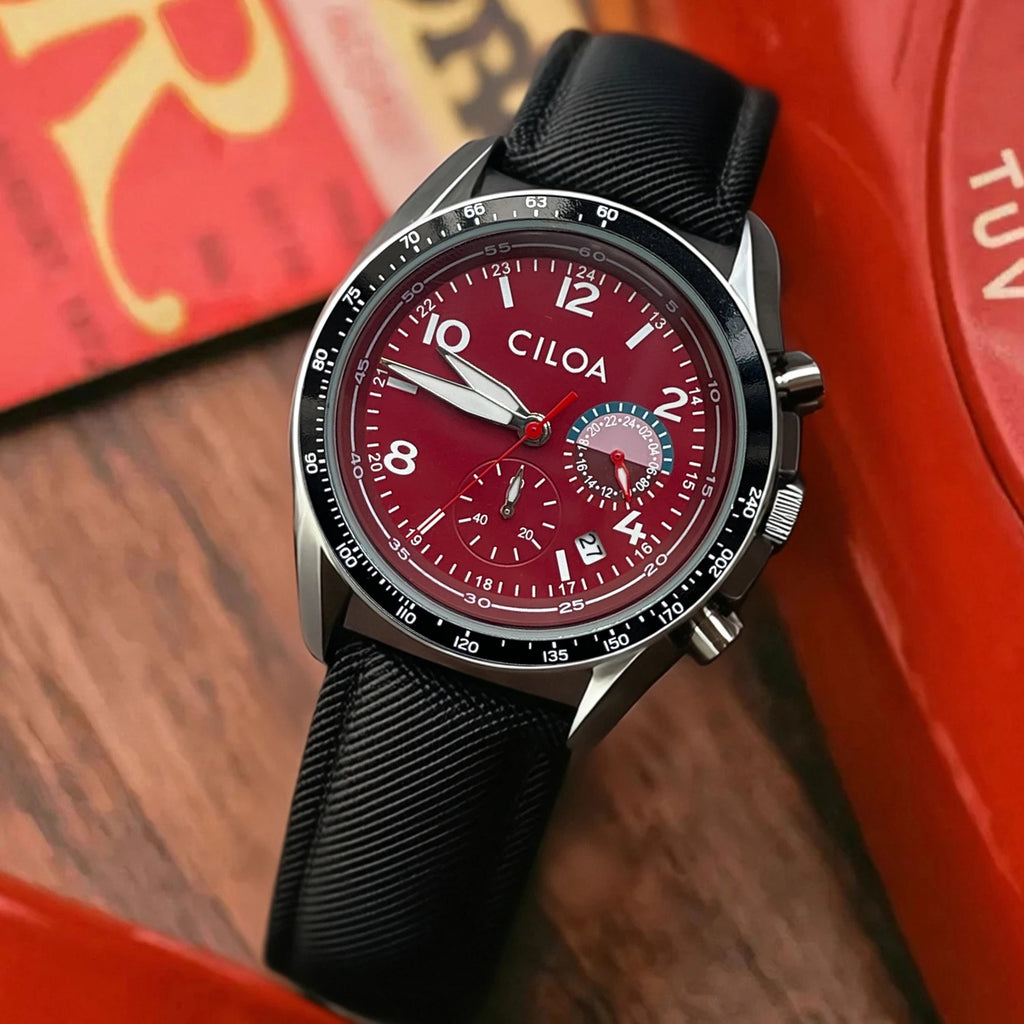 Red Casual analog quartz watch, supplier photo 3
