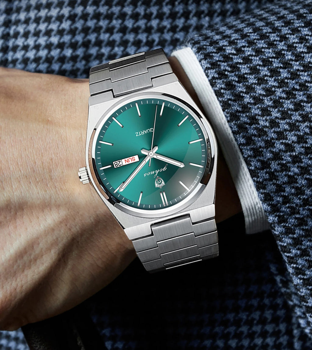 GOHUOS 8807 worn with a jacket cuff