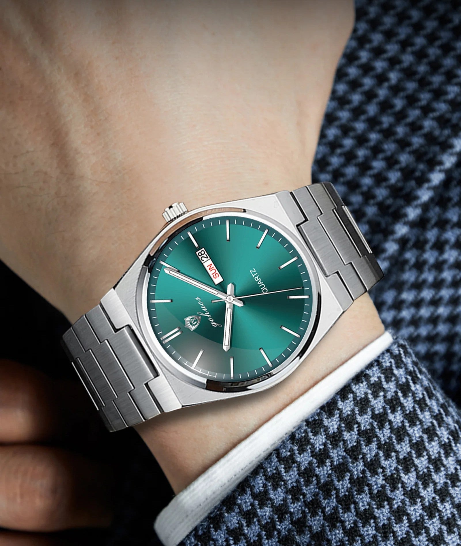 GOHUOS 8807 on wrist