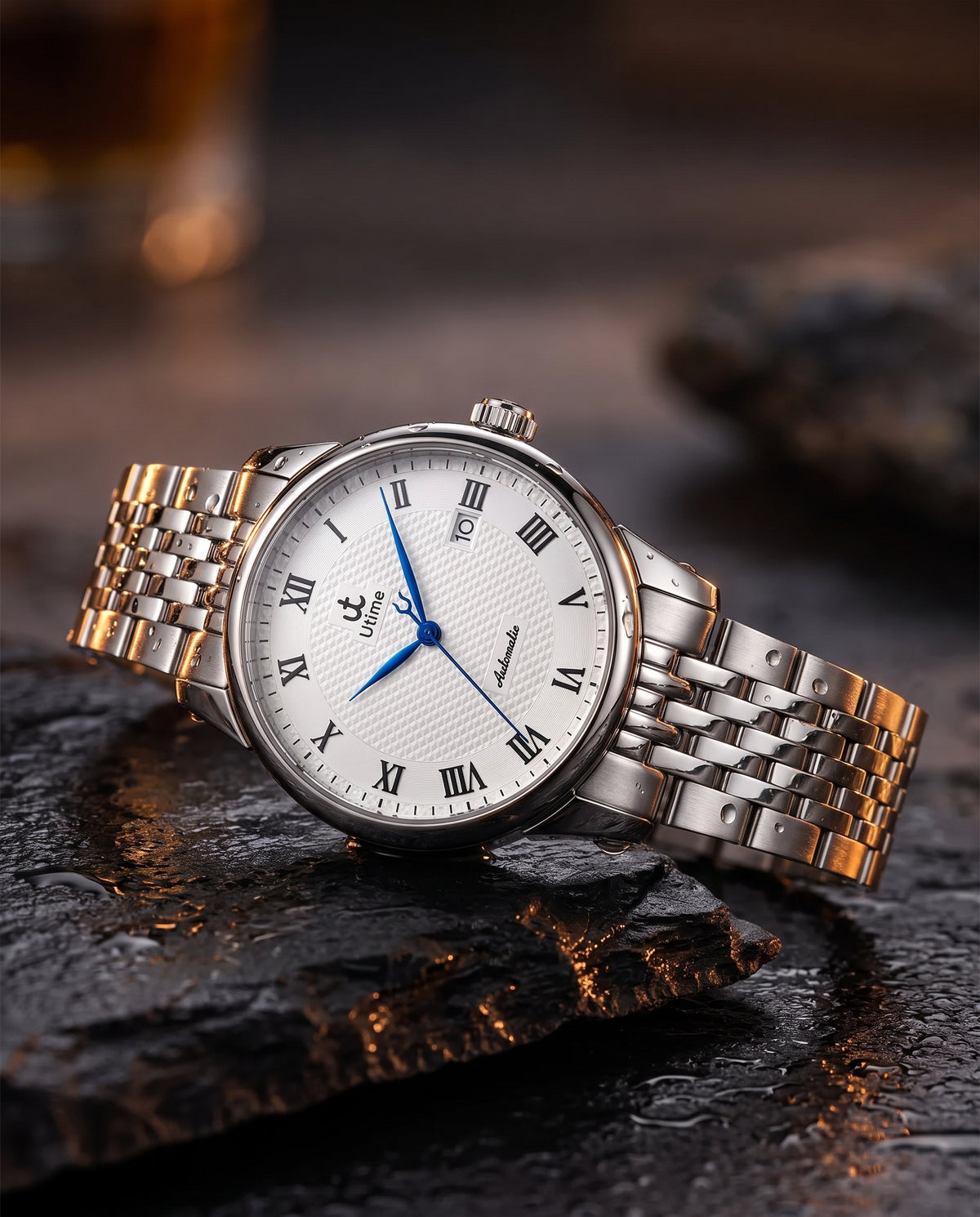 Utime on dark slate , lifestyle