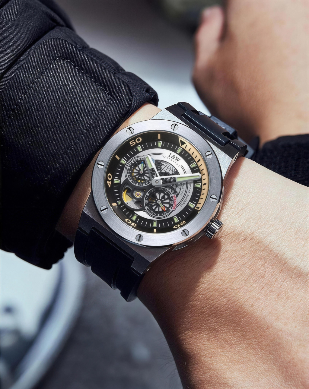 Carnival IW.619G worn on the wrist, casual, 4K