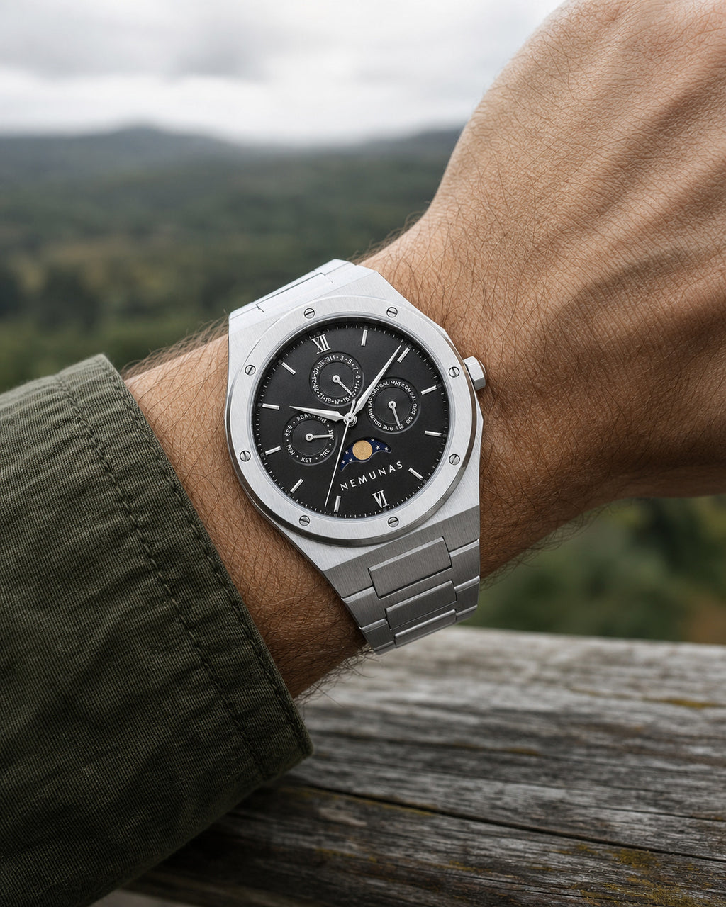 P2-NEM-02 | NEMUNAS Perkunas black and silver outdoor wrist lifestyle