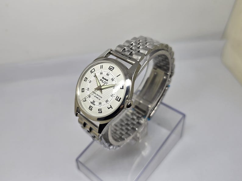Vintage HMT Pilot white dial close view