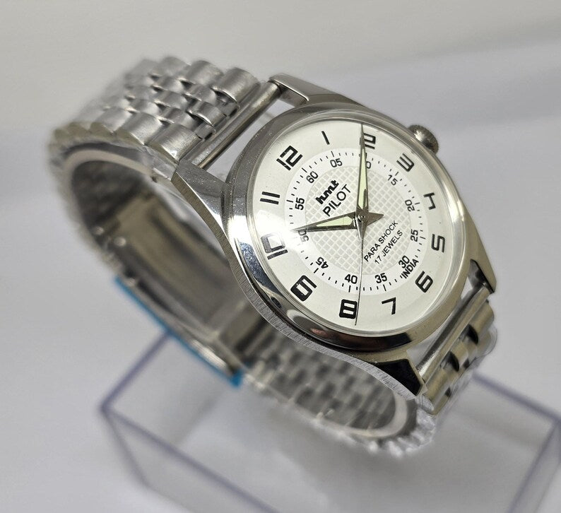 Vintage HMT Pilot Para Shock white dial detail