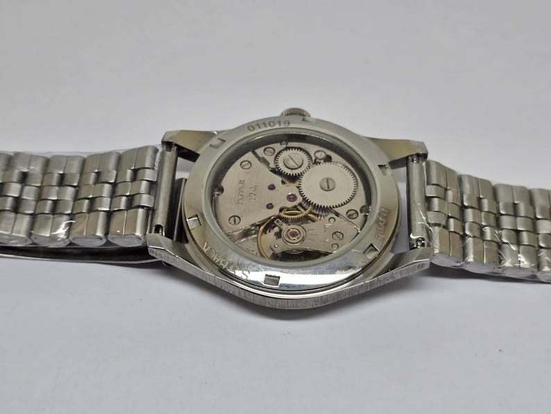 Vintage HMT Pilot hand-winding movement