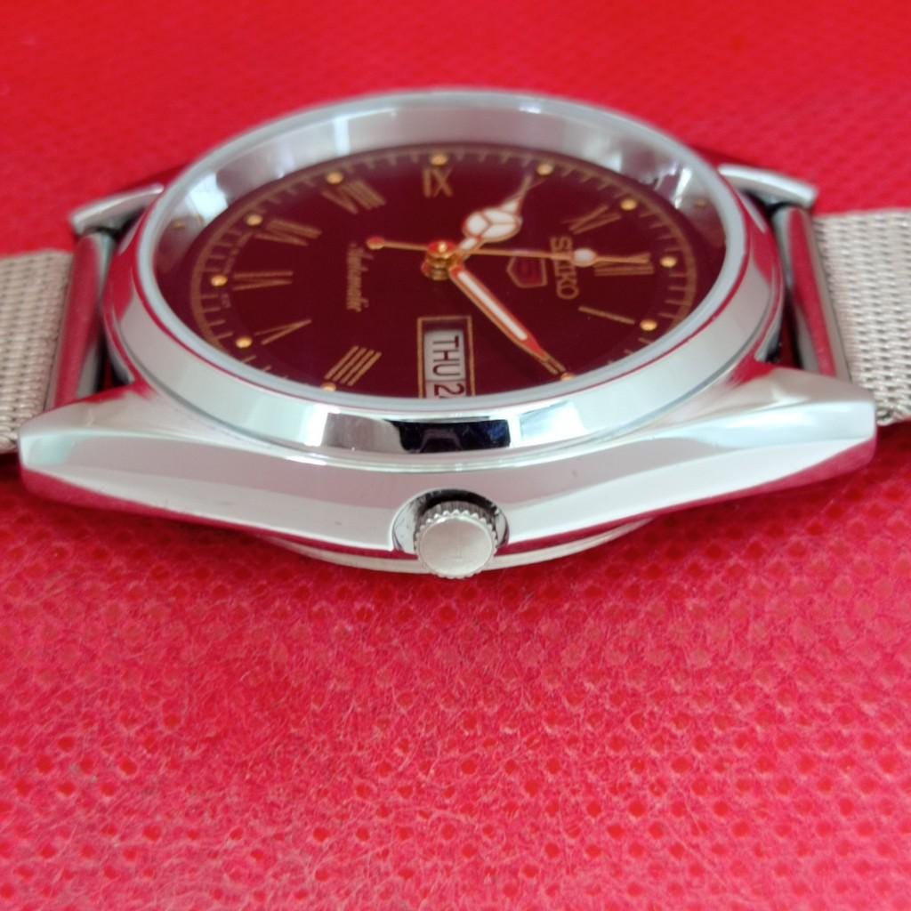 Vintage Seiko 5 6309A black Roman numeral dial a966 — exact watch photo 6