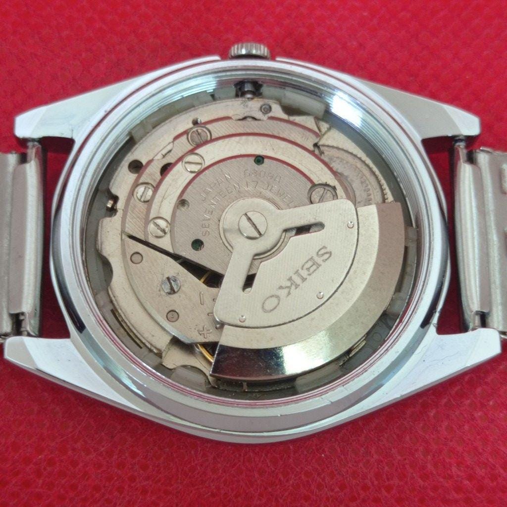 Vintage Seiko 5 6309A black Roman numeral dial a966 — exact watch photo 10