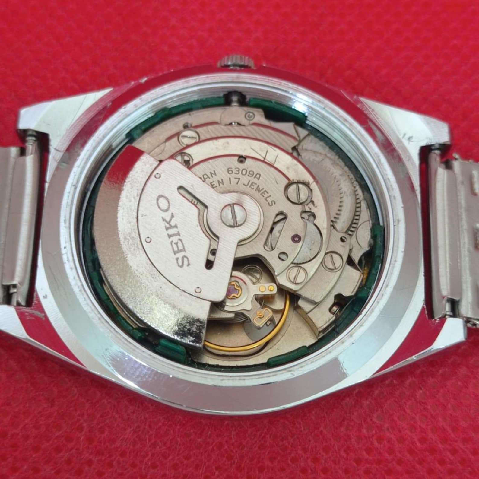Vintage Seiko 5 6309A green dial a1051 — exact watch photo 10