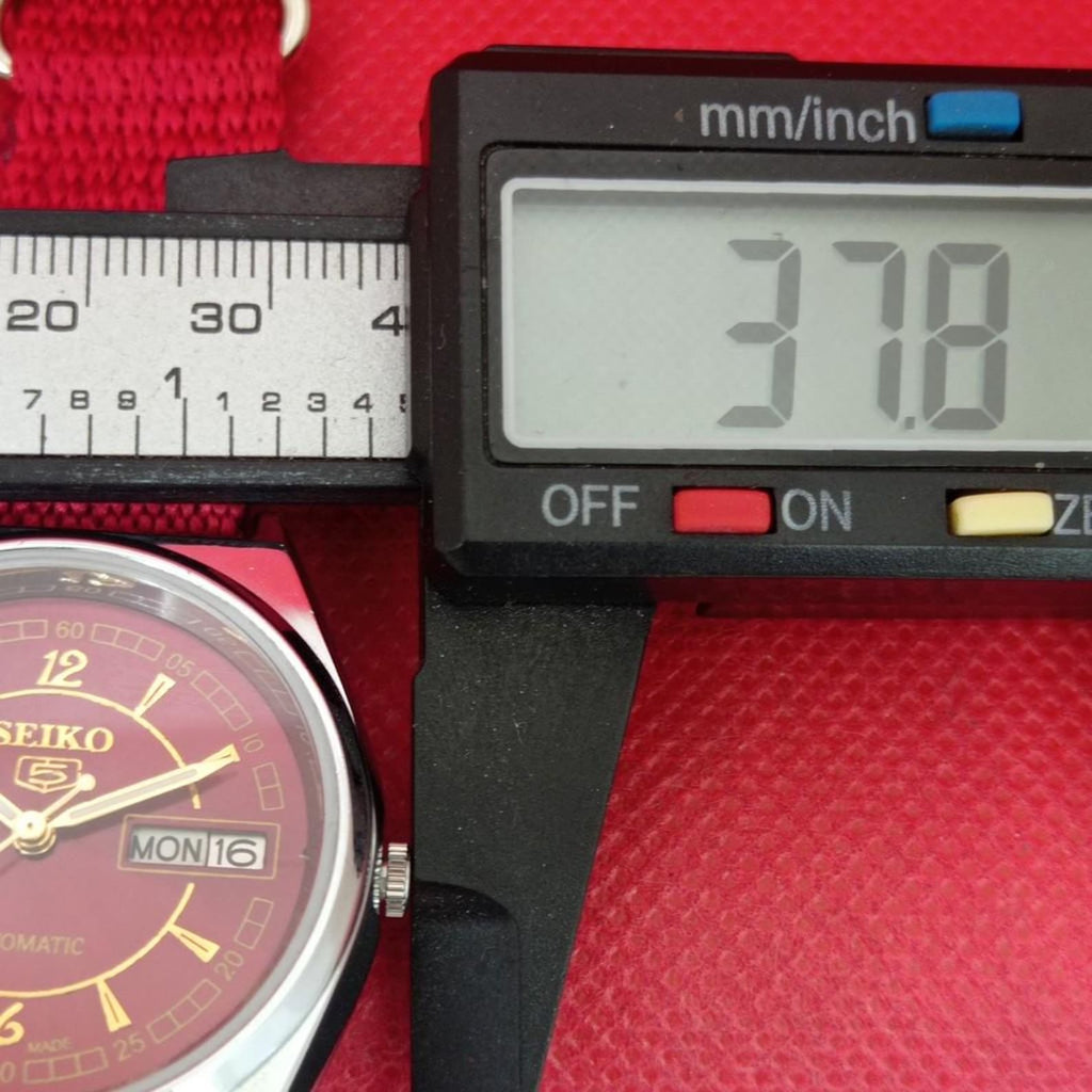 Vintage Seiko 5 6309A red dial a1055 — exact watch photo 8