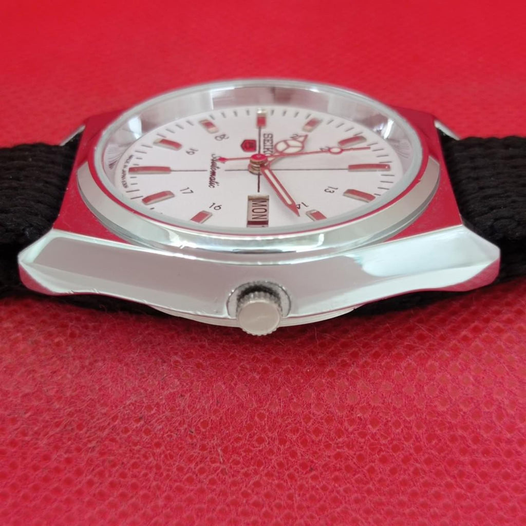 Vintage Seiko 5 6309A white dial a837 — exact watch photo 6