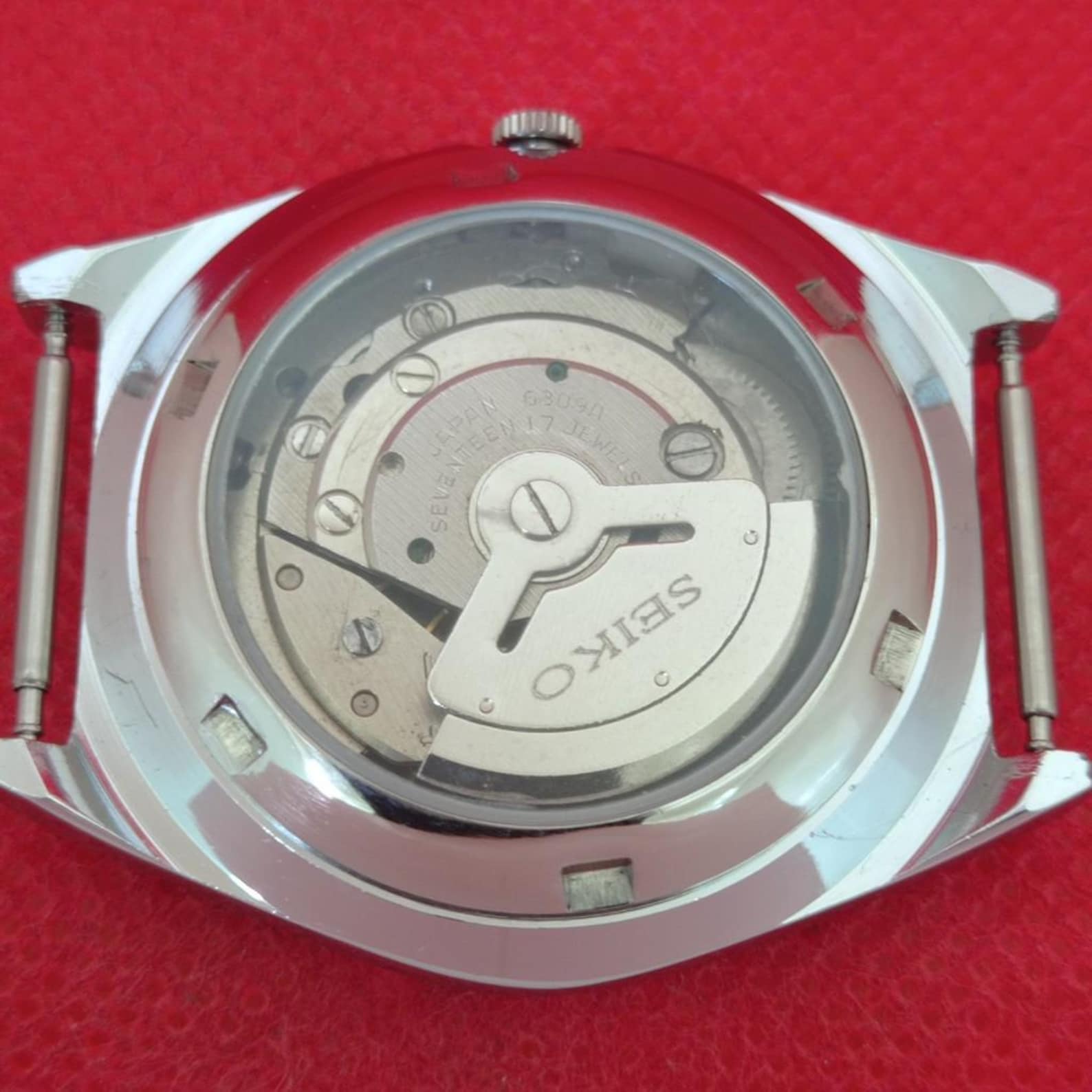 Vintage Seiko 5 6309A white dial a837 — exact watch photo 9
