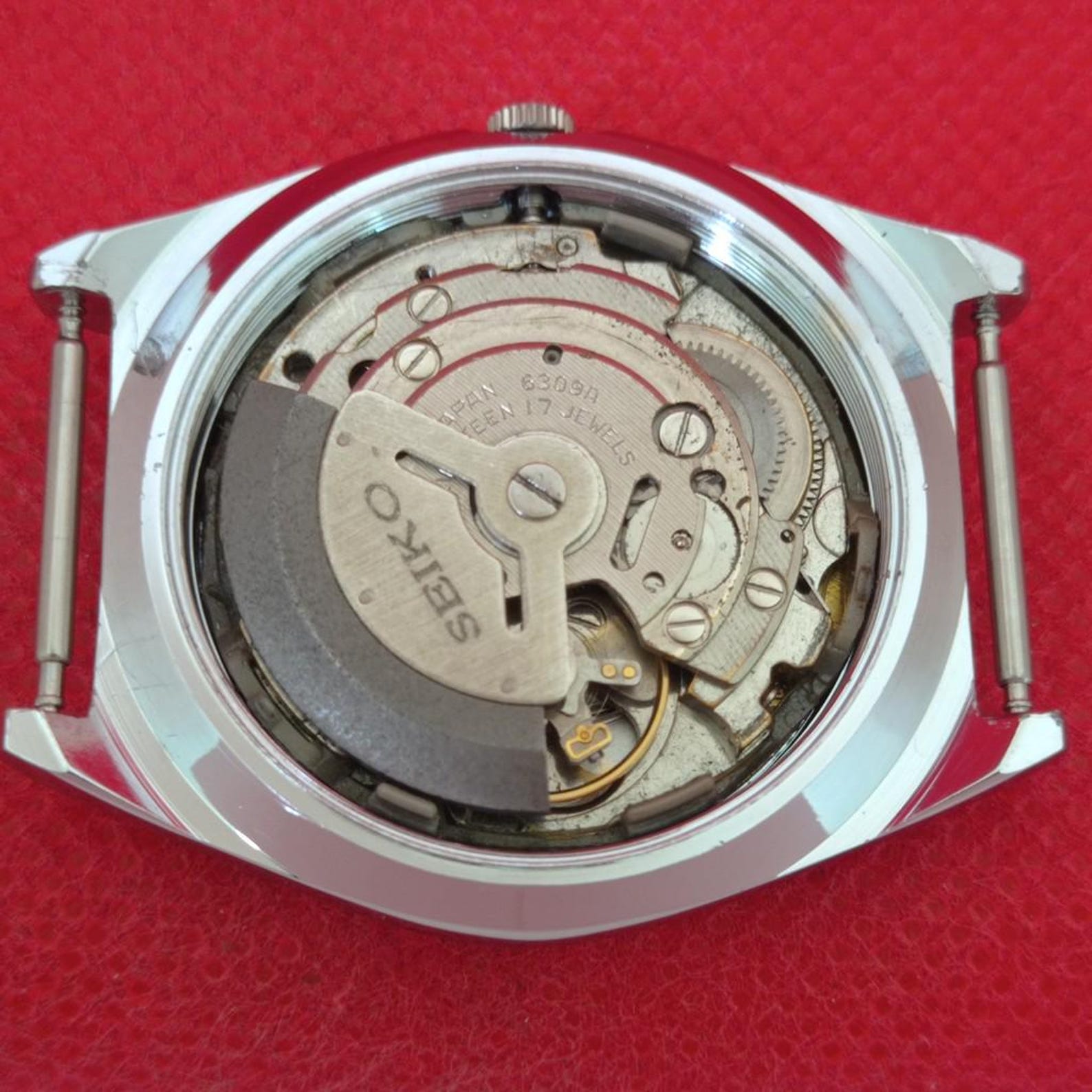 Vintage Seiko 5 6309A white dial a837 — exact watch photo 10