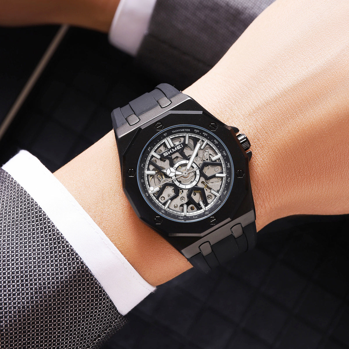 SKMEI M036 Black Silicone on wrist