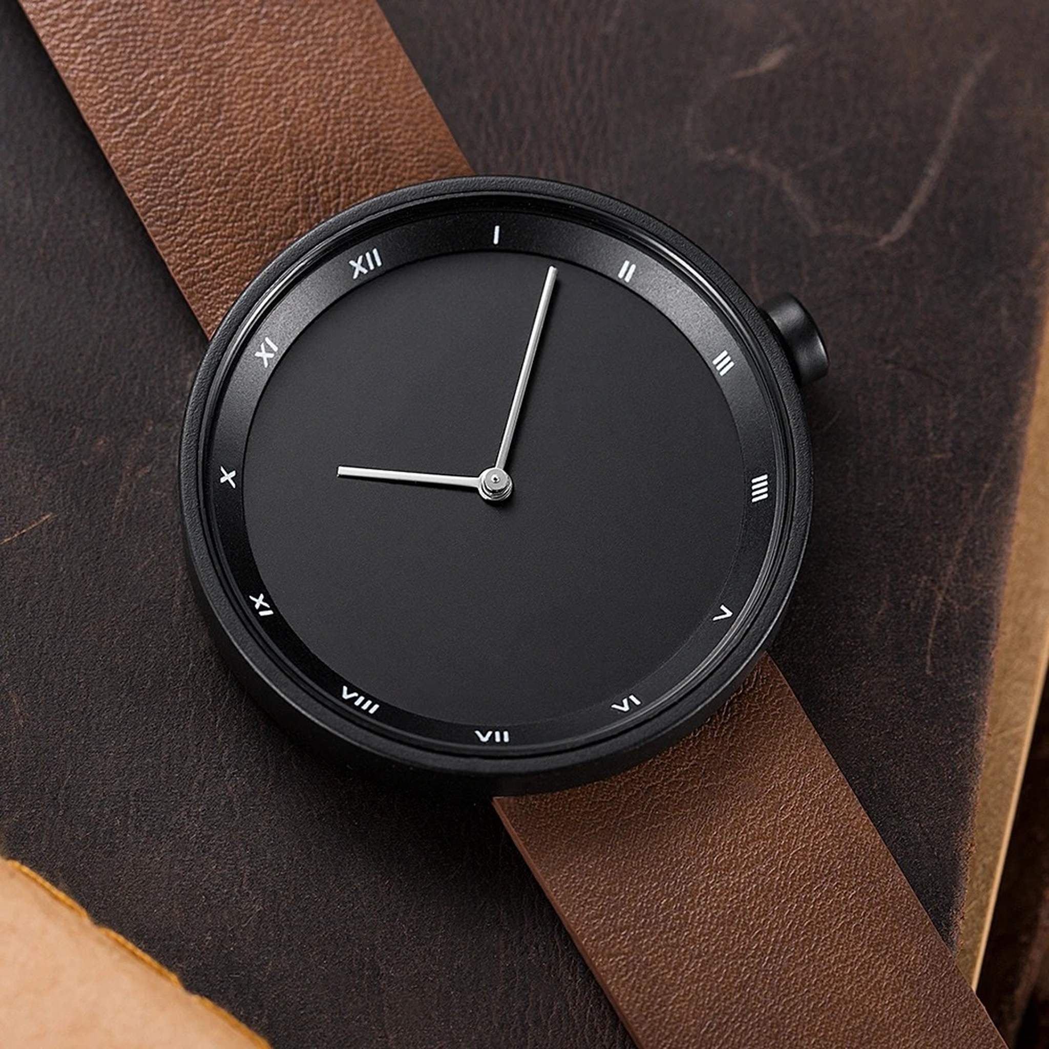 YAZOLE minimalist watch with black dial and brown strap